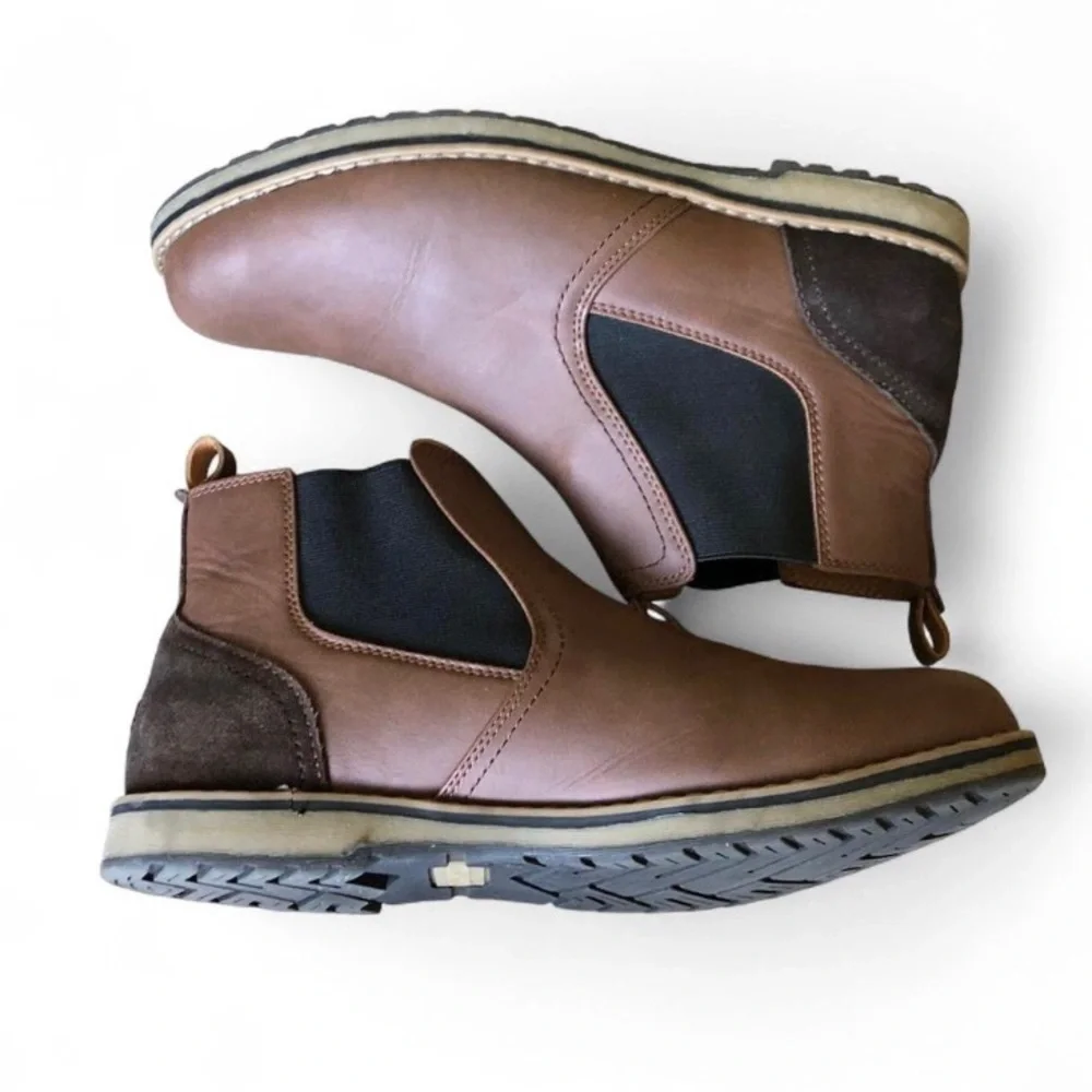 IZOD Lucas Brown Leather Pull On Chelsea Boots Men Size 11 M Memory Foam.